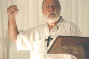 Frank Summers preaching Frank Summers preaching