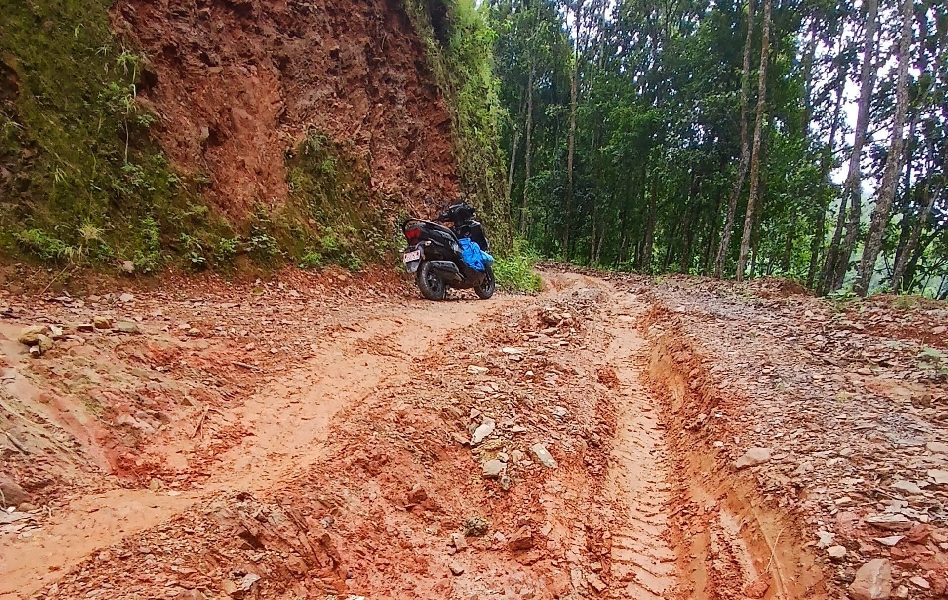 x-2-road to sisters'
